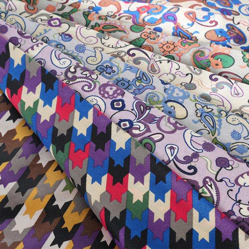 Polyester 50*75 Satin Geometric Retorta Satin Typographia Fabric